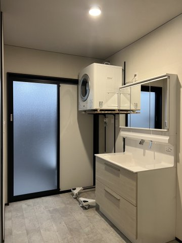 若葉町貸家の独立洗面台