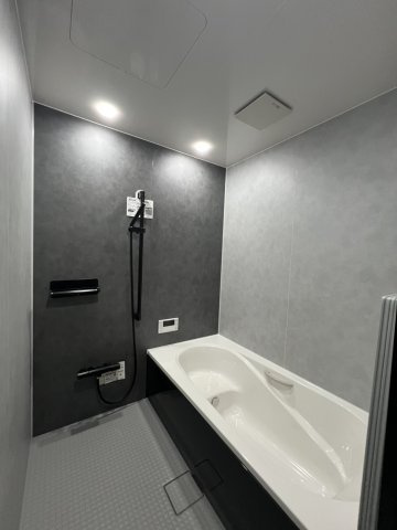若葉町貸家の浴室