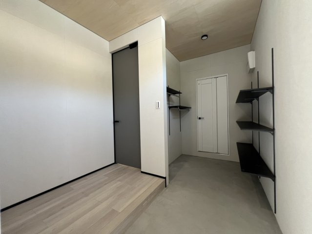 若葉町貸家の玄関