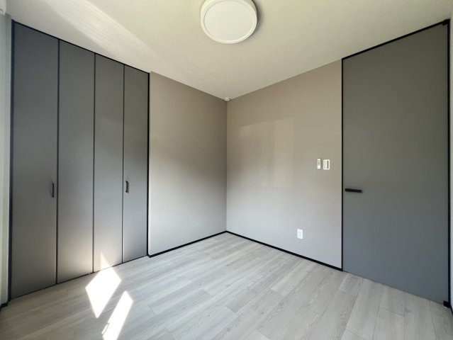 若葉町貸家の洋室