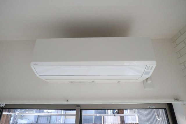 グランテラス萱島の洋室