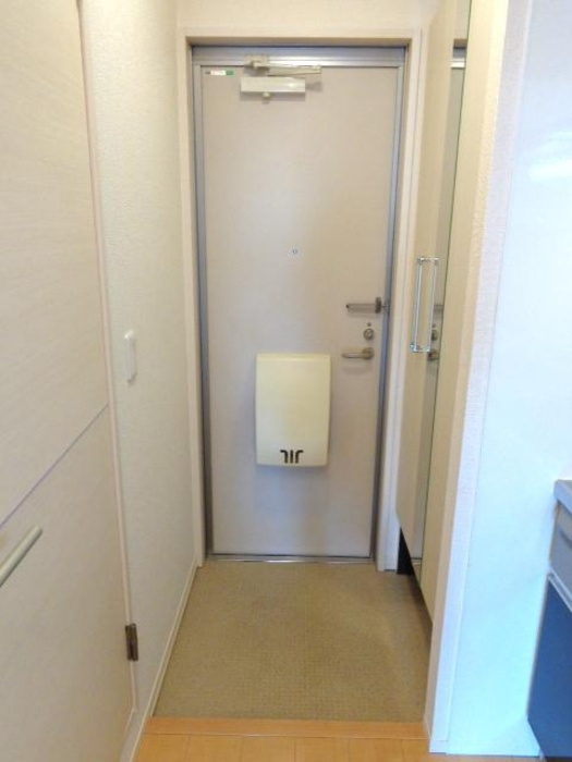 グラッサ新広の玄関