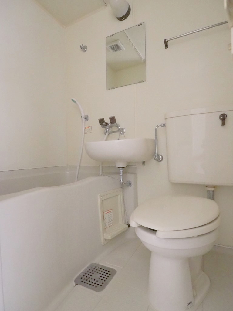 ベストハウス戸坂の浴室