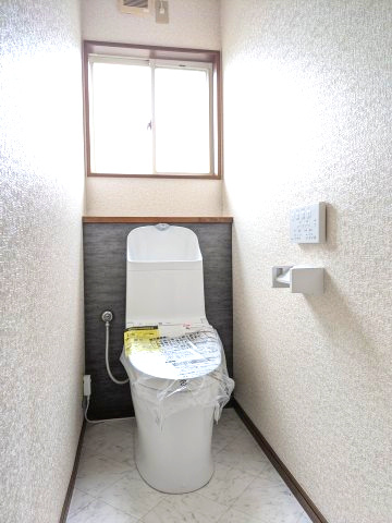 【トイレ】 | 東金市前之内　中古戸建 | ２階トイレ