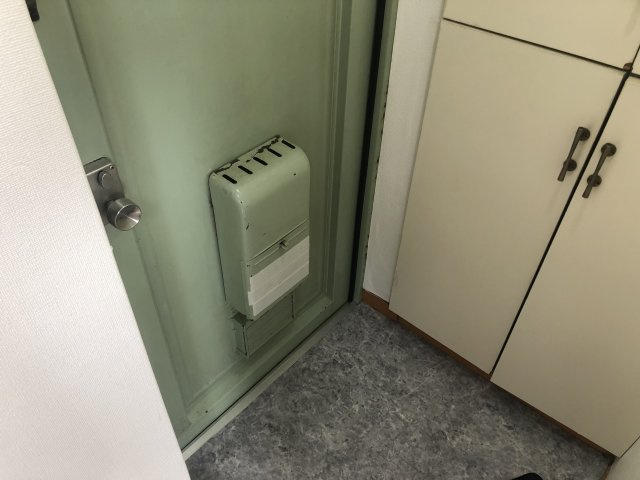 中屋ビルの玄関