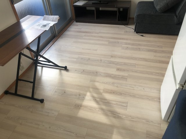 中屋ビルの居間・リビング