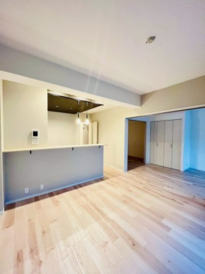 【居間・リビング】 | 京橋南コーポ１号棟 | LDK（約12.7帖）