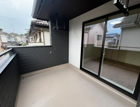 【未入居】入間郡毛呂山町市場中古住宅のバルコニー|ゆとりがあります！