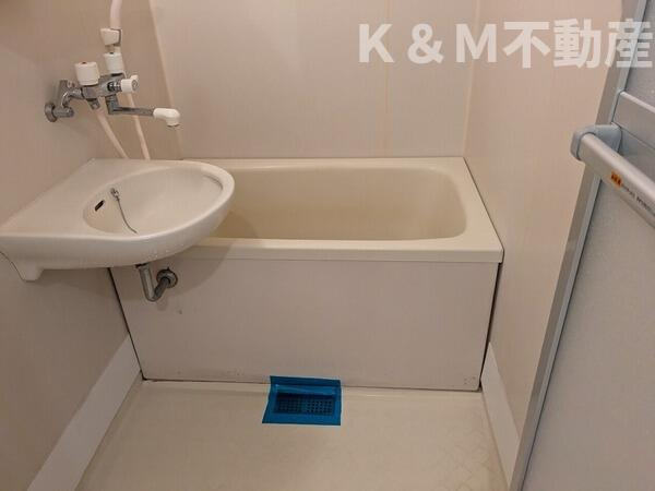 メゾンコムラの浴室|きれいなお風呂です