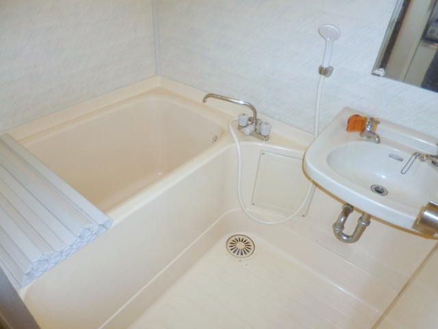 粉川マンションの浴室|バス・トイレ別です。