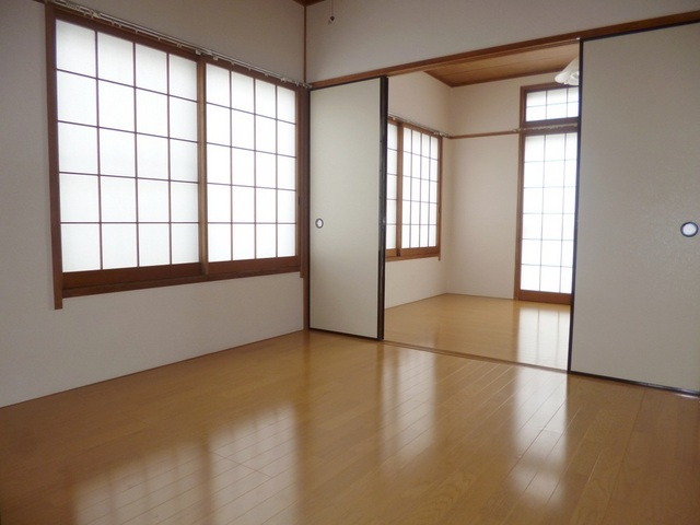 粉川マンションの洋室|中部屋のお部屋です。