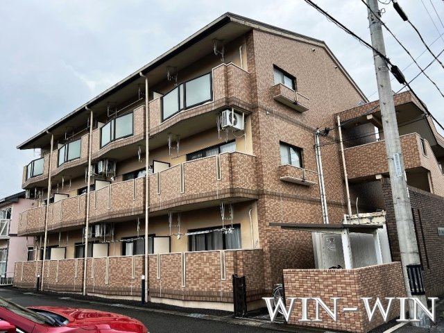 サン・フォレスト B棟の外観