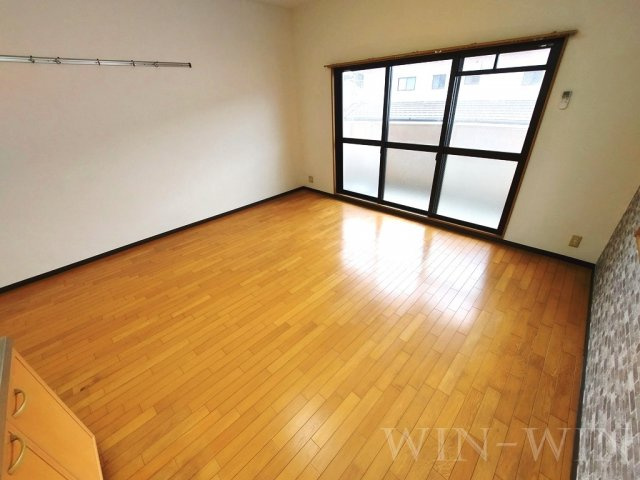 サン・フォレスト B棟の居間・リビング