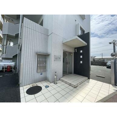 Ｌａｇｏａ湖東のエントランス