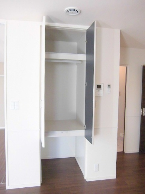 ファンメゾンスッドの居間・リビング|★ペットスペース（収納下）★