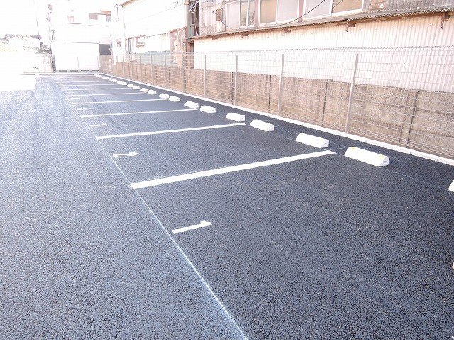 ファンメゾンスッドの駐車場|★敷地内駐車場★