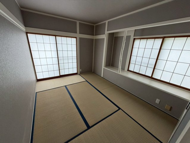 坂上町　　フルリフォーム済みの和室|押入付きの和室。布団の出し入れもすぐにでき、お子様のお昼寝や来客のお泊りにもすぐに対応ができます！