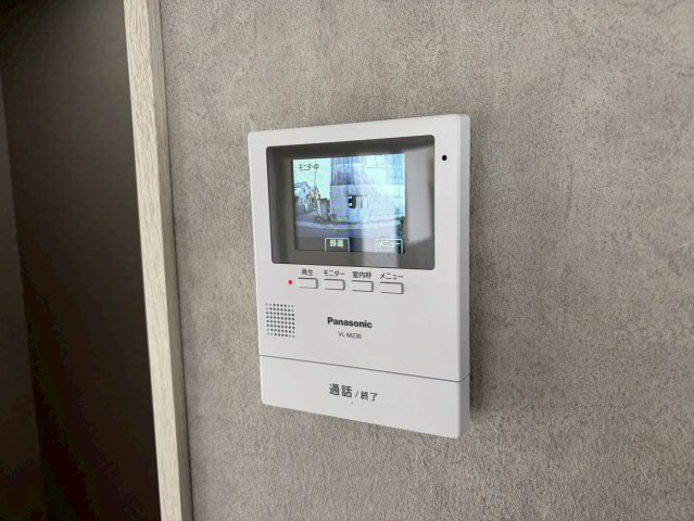 坂上町　　フルリフォーム済みの設備|モニター付きインターホンは、来客の際に来訪者のお顔を確認できるので安心です！