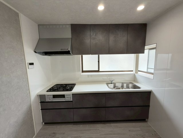 坂上町　　フルリフォーム済みのキッチン|システムキッチンはシンクも大きく使いやすいです！