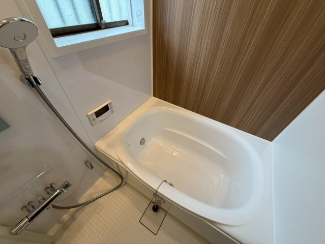 坂上町　　フルリフォーム済みの浴室|清潔感と安らぎのあるカラーで統一。一日の疲れをリフレッシュしてください♪