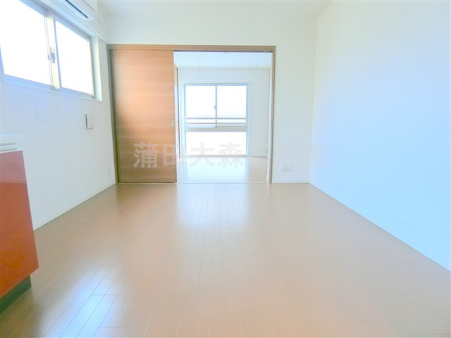 ウェルスクエアイズム蒲田@仲介手数料無料の居間・リビング|LDK