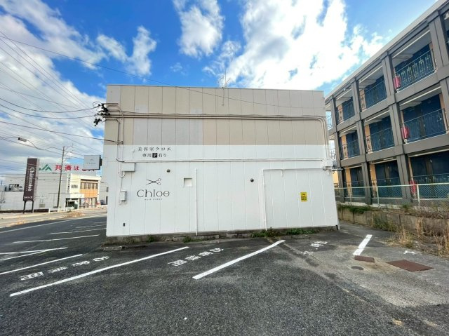 イタクラ店舗の駐車場