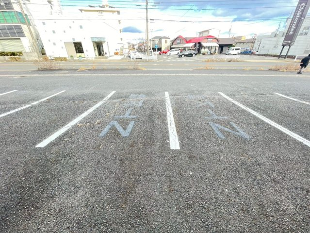 イタクラ店舗の駐車場