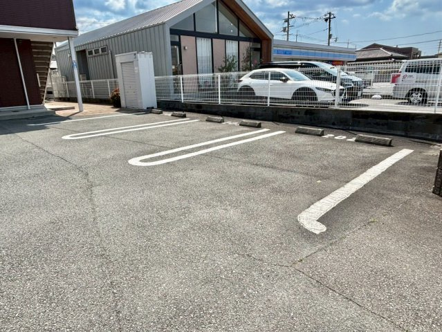 ローゼ　プロムナードの駐車場