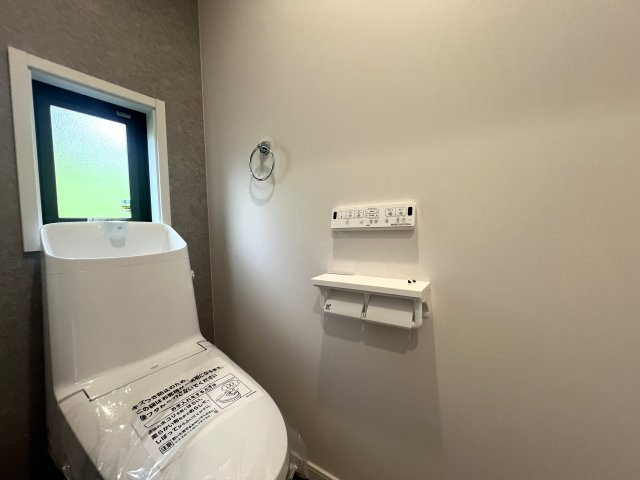 全室６帖超え！開けた眺望に気分も上々⤴旭区川井本町 新築戸建のトイレ|トイレもきれいです