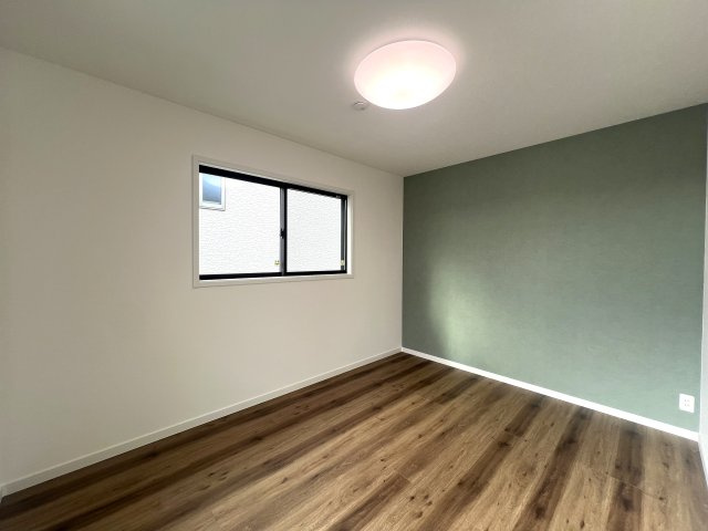 全室６帖超え！開けた眺望に気分も上々⤴旭区川井本町 新築戸建の洋室|使い勝手のいい洋室です