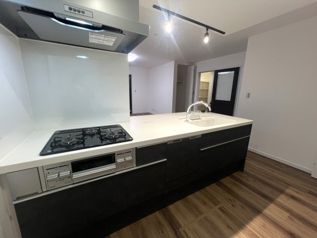 全室６帖超え！開けた眺望に気分も上々⤴旭区川井本町 新築戸建のキッチン|キッチンです
