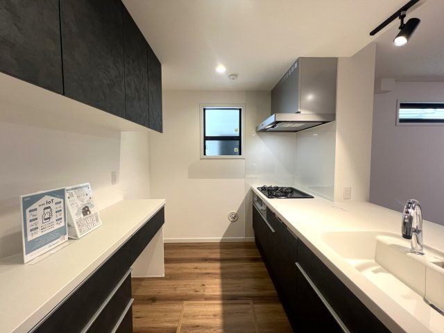 全室６帖超え！開けた眺望に気分も上々⤴旭区川井本町 新築戸建のキッチン|きれいなキッチンです