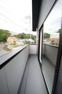【バルコニー】 | 【仲介手数料無料！！】八王子市長沼町　新築戸建て（全7棟）1号棟　3999万円