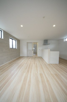 【居間・リビング】 | 【仲介手数料無料！！】八王子市長沼町　新築戸建て（全7棟）1号棟　3999万円