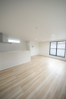 【居間・リビング】 | 【仲介手数料無料！！】八王子市長沼町　新築戸建て（全7棟）1号棟　3999万円