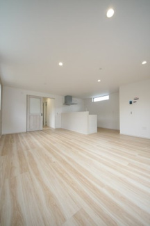 【居間・リビング】 | 【仲介手数料無料！！】八王子市長沼町　新築戸建て（全7棟）1号棟　3999万円