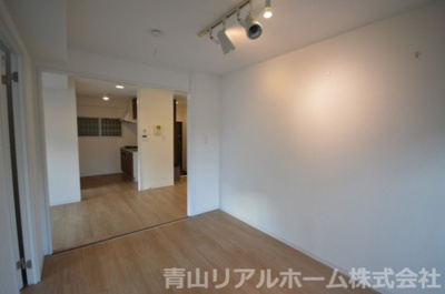 【居間・リビング】 | 原宿インペリアルハイツ