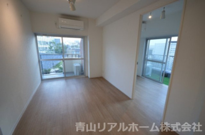 【居間・リビング】 | 原宿インペリアルハイツ