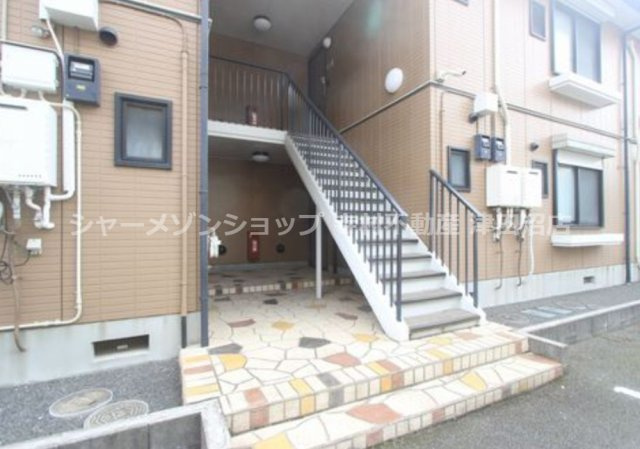 セントラル山手のエントランス