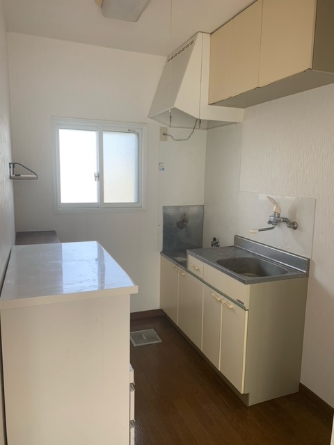 シティパレスB棟のキッチン|コンパクトなキッチンで掃除もラクラク