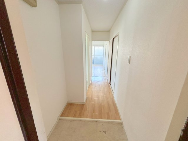 ハイツロイヤルの玄関