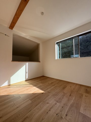 Green Life in 鎌倉梶原 – 光と庭の家の洋室