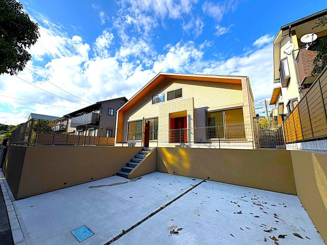 Green Life in 鎌倉梶原 – 光と庭の家