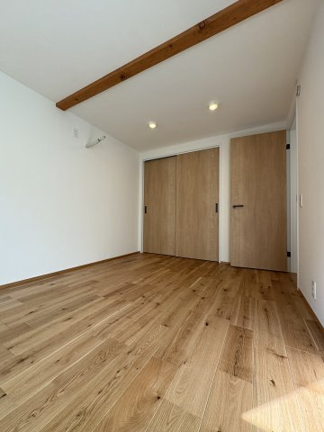 Green Life in 鎌倉梶原 – 光と庭の家の洋室