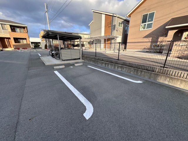 ライフステージ岡田Ⅰの駐車場