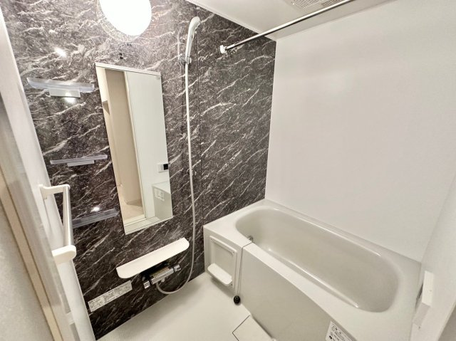 ライフステージ岡田Ⅰの浴室