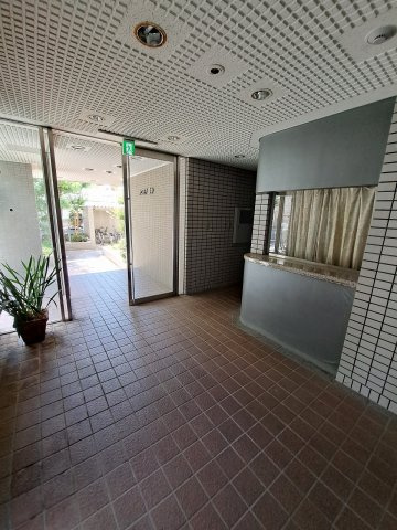 フロイデ里中のロビー