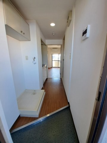 フロイデ里中の玄関