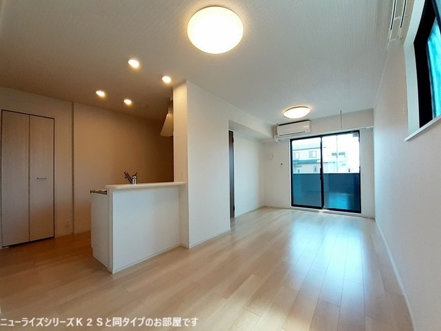 坂町坂東アパートの居間・リビング