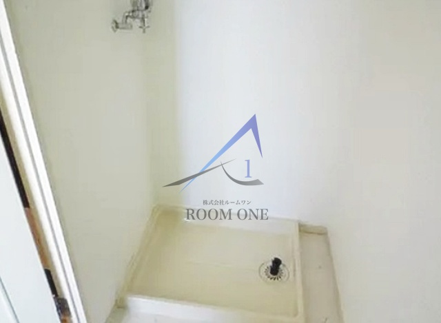 亀戸天神東スカイマンションの設備|洗濯機置き場です。